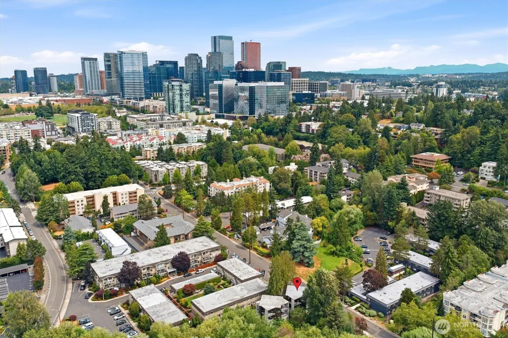 427 102nd Avenue SE Bellevue, WA 98004