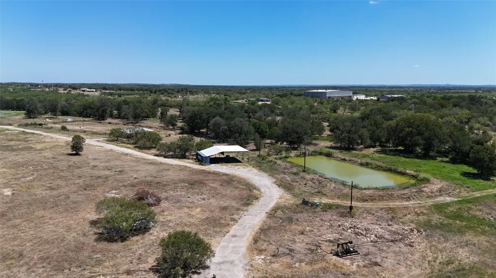 4629 Fm-2984 Luling, TX 78648