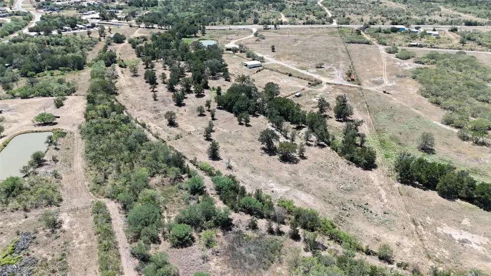 4629 Fm-2984 Luling, TX 78648