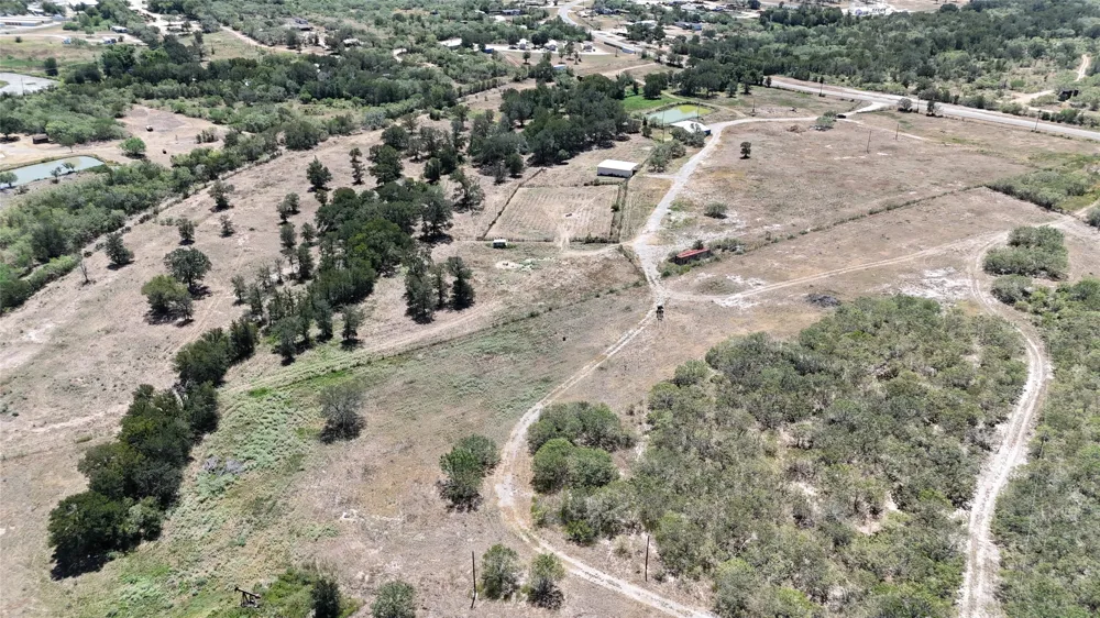 4629 Fm-2984 Luling, TX 78648
