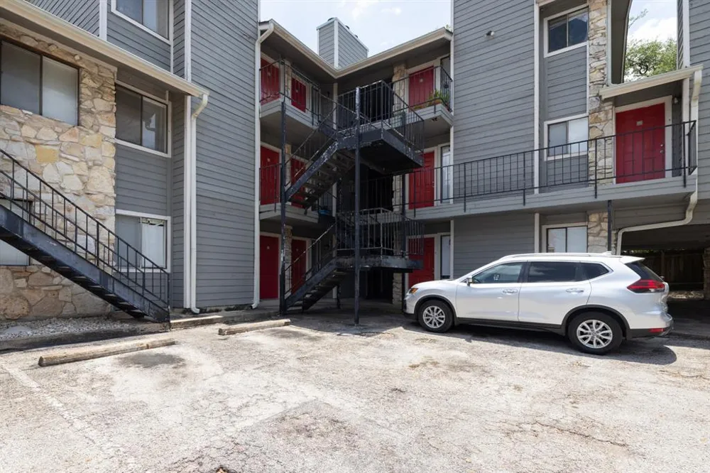 9079 Jollyville Road #303 Austin, TX 78759