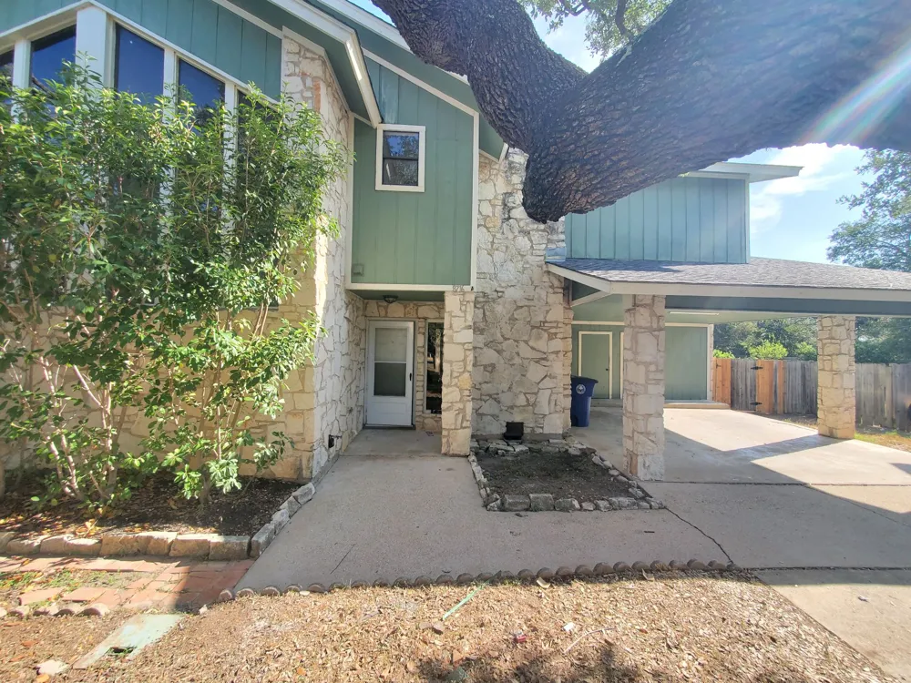8716 Clearbrook Trail #A Austin, TX 78729