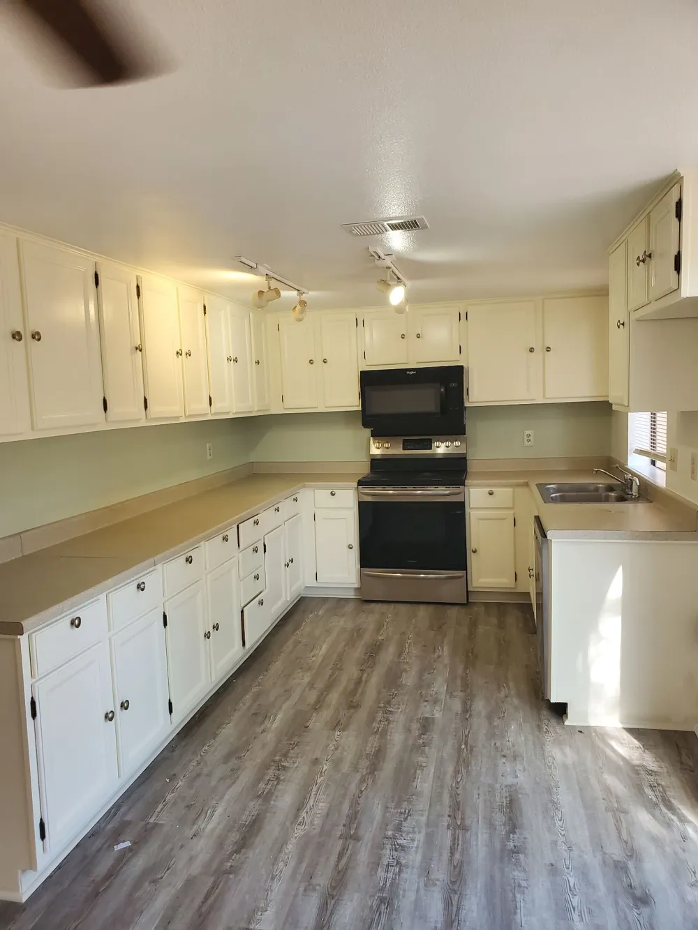 8716 Clearbrook Trail #A Austin, TX 78729