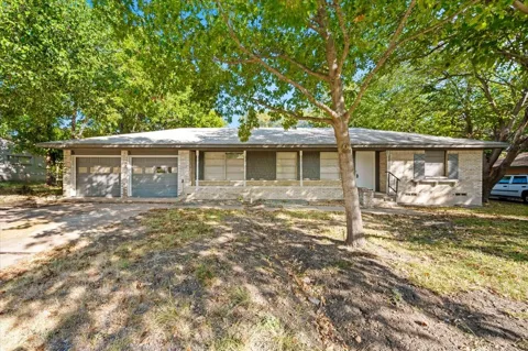305 Valleyglen Drive
