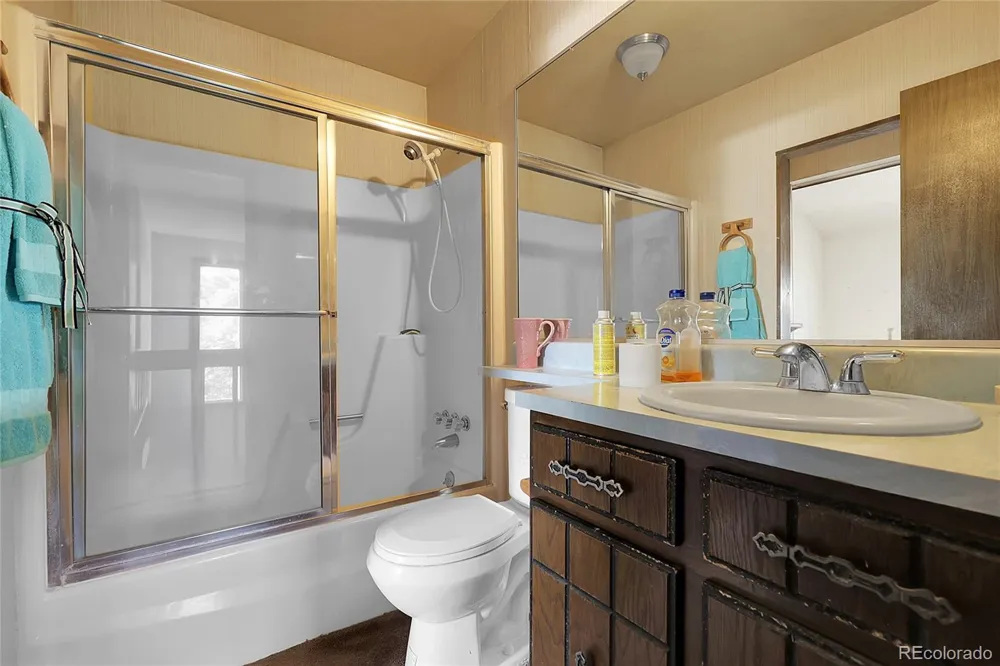2864 S Vaughn Way Aurora, CO 80014
