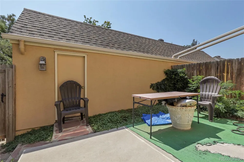 2864 S Vaughn Way Aurora, CO 80014