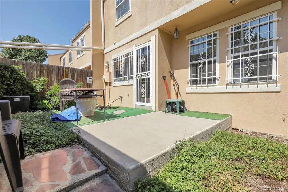2864 S Vaughn Way Aurora, CO 80014