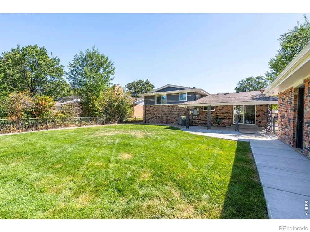1055 W 7th Ave Dr Broomfield, CO 80020