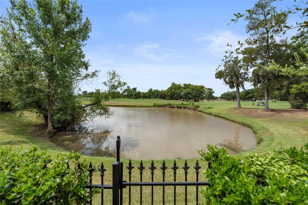 6 Vieux Carre Missouri City, TX 77459