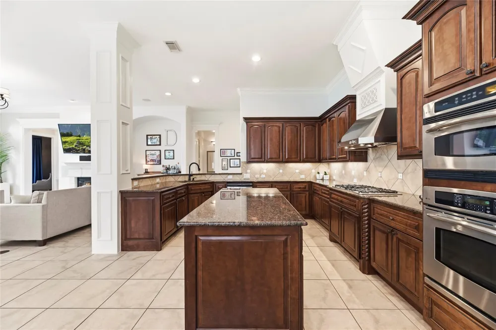 6 Vieux Carre Missouri City, TX 77459