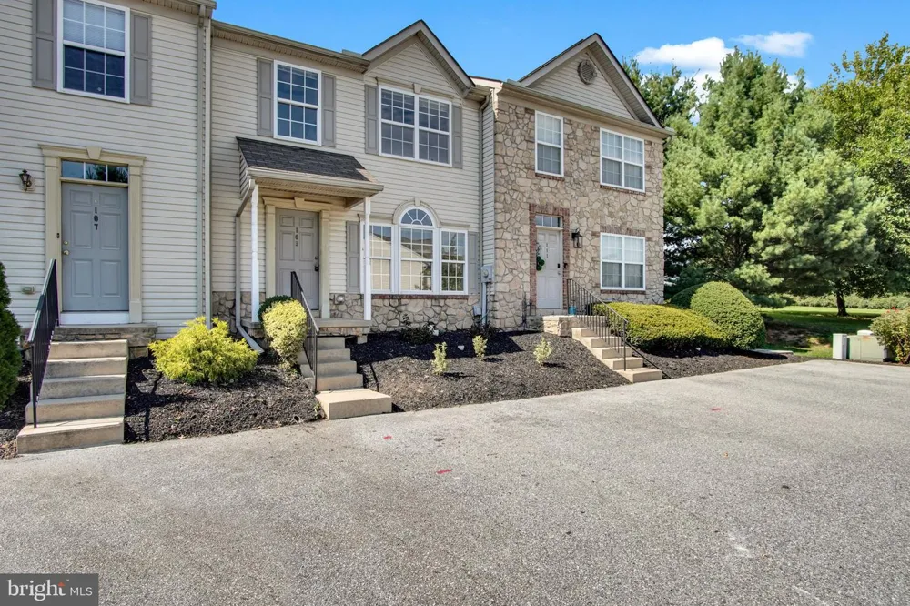 109 ROYAL Manchester, PA 17345
