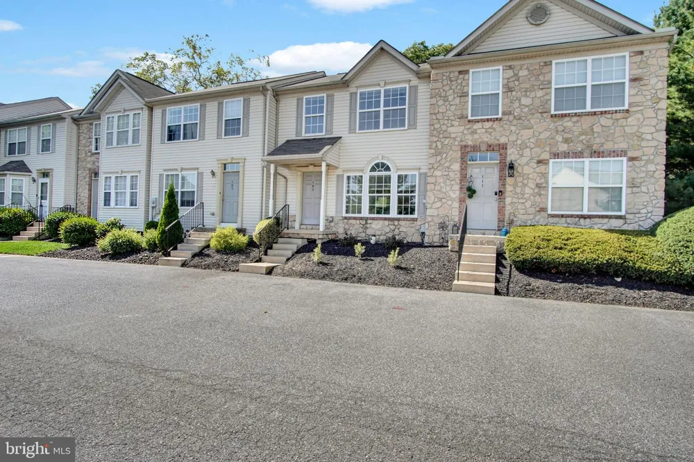 109 ROYAL Manchester, PA 17345