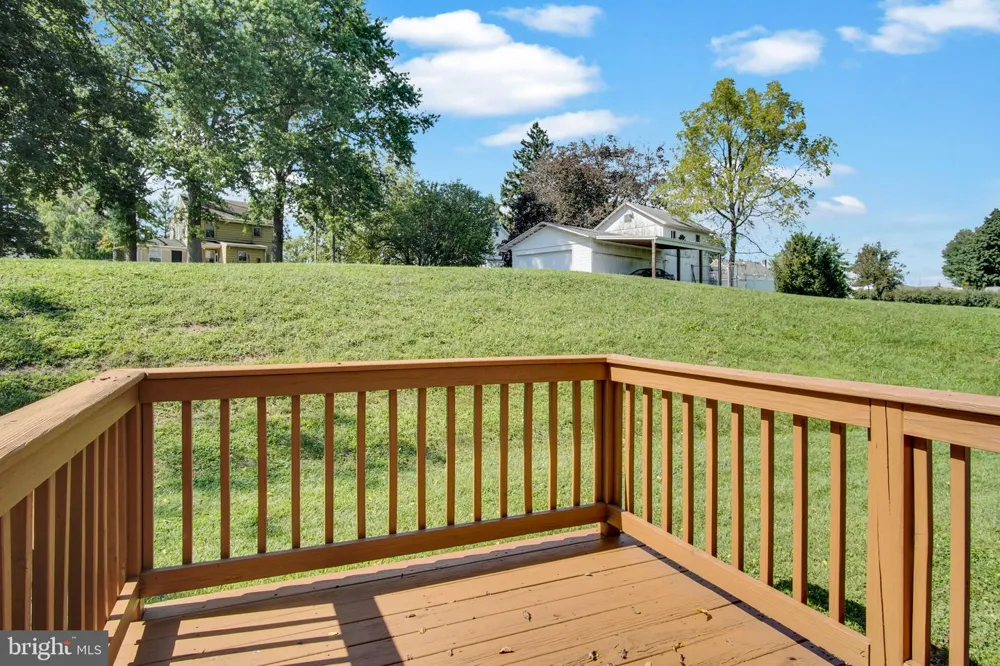109 ROYAL Manchester, PA 17345