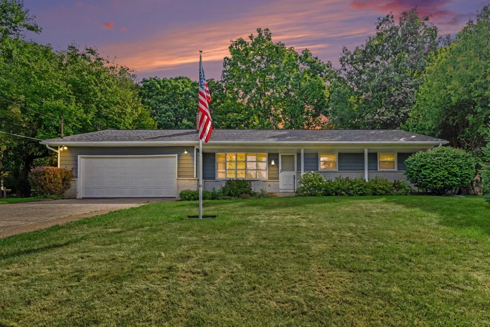 5482 Lindenwood Street Kalamazoo, MI 49004