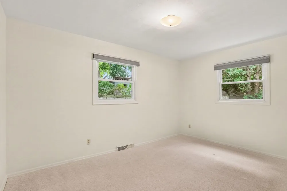 5482 Lindenwood Street Kalamazoo, MI 49004