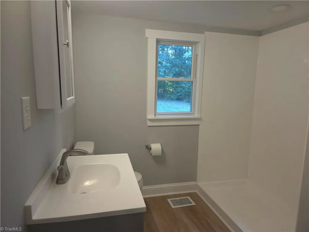855 Mcgregor Road Winston-Salem, NC 27103