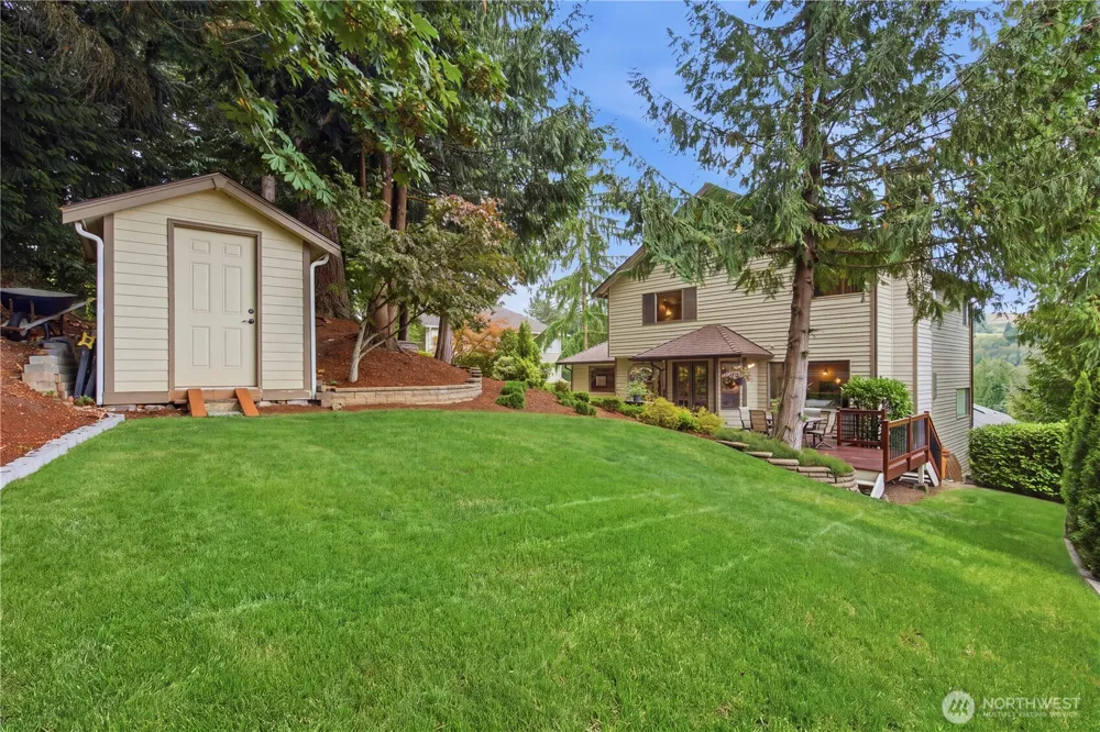 15430 SE 67th Pl Bellevue, WA 98006