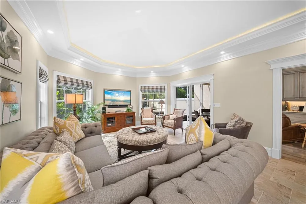 392 Carlton Place #3 Naples, FL 34108