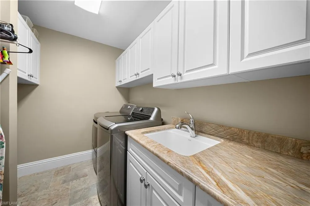 392 Carlton Place #3 Naples, FL 34108