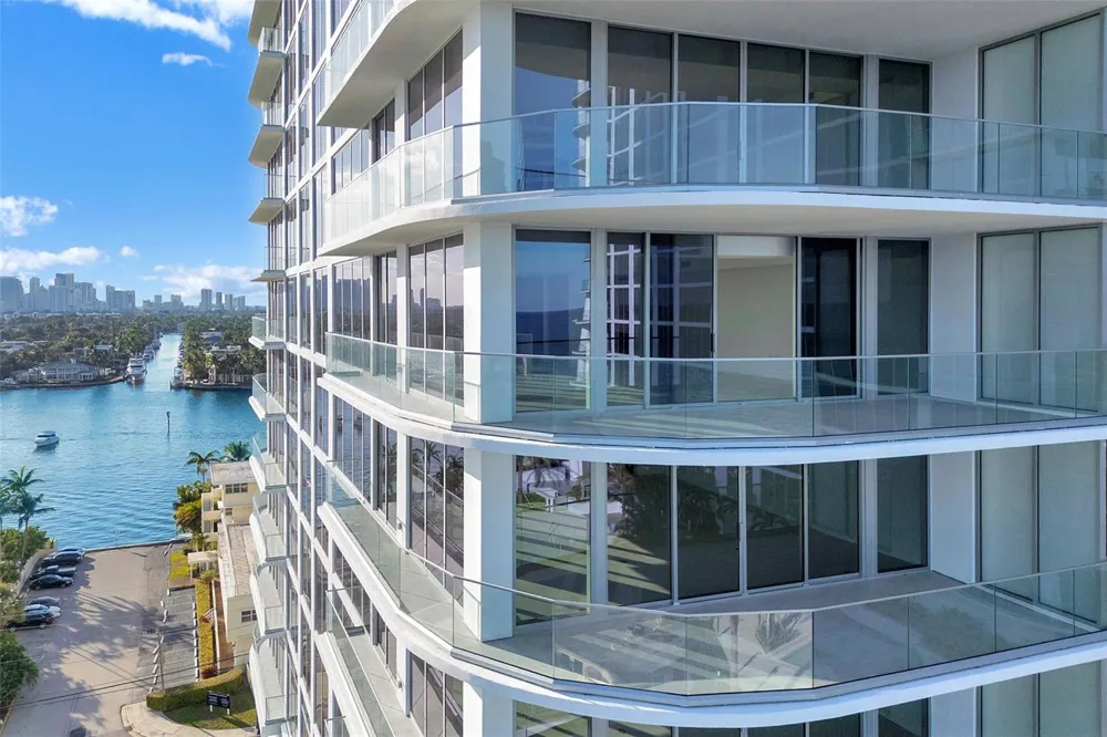 153 SEABREEZE BOULEVARD #902 Fort Lauderdale, FL 33304