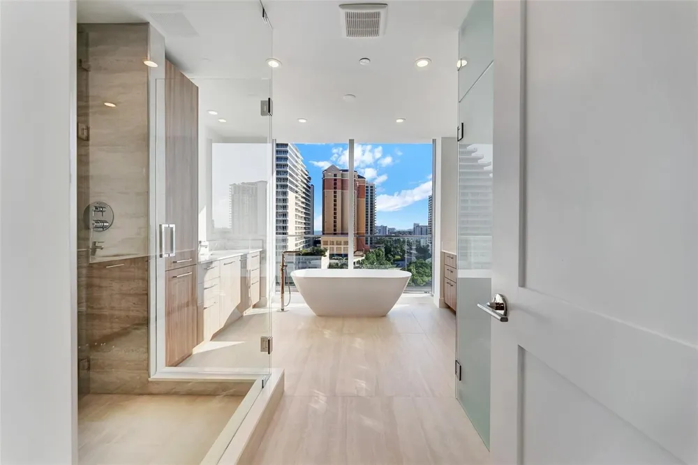 153 SEABREEZE BOULEVARD #902 Fort Lauderdale, FL 33304