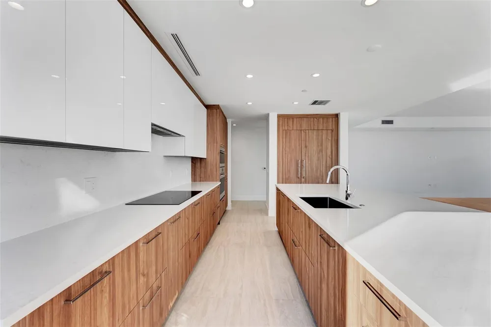 153 SEABREEZE BOULEVARD #902 Fort Lauderdale, FL 33304