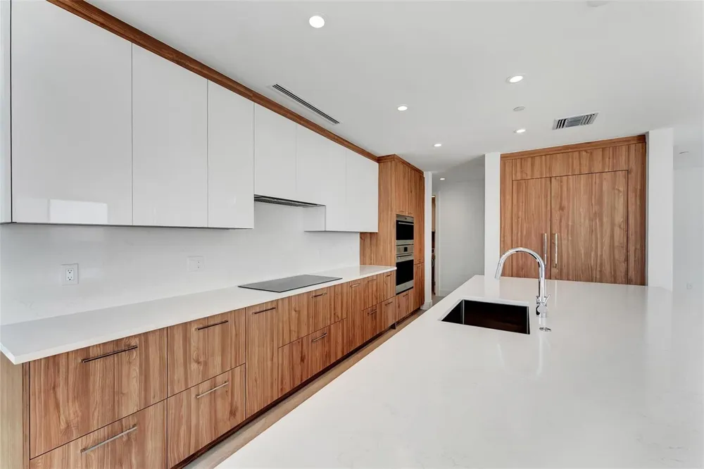 153 SEABREEZE BOULEVARD #902 Fort Lauderdale, FL 33304