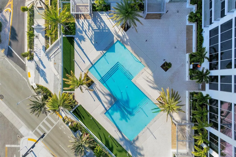 153 SEABREEZE BOULEVARD #902 Fort Lauderdale, FL 33304