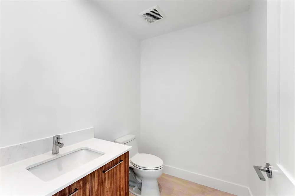153 SEABREEZE BOULEVARD #902 Fort Lauderdale, FL 33304