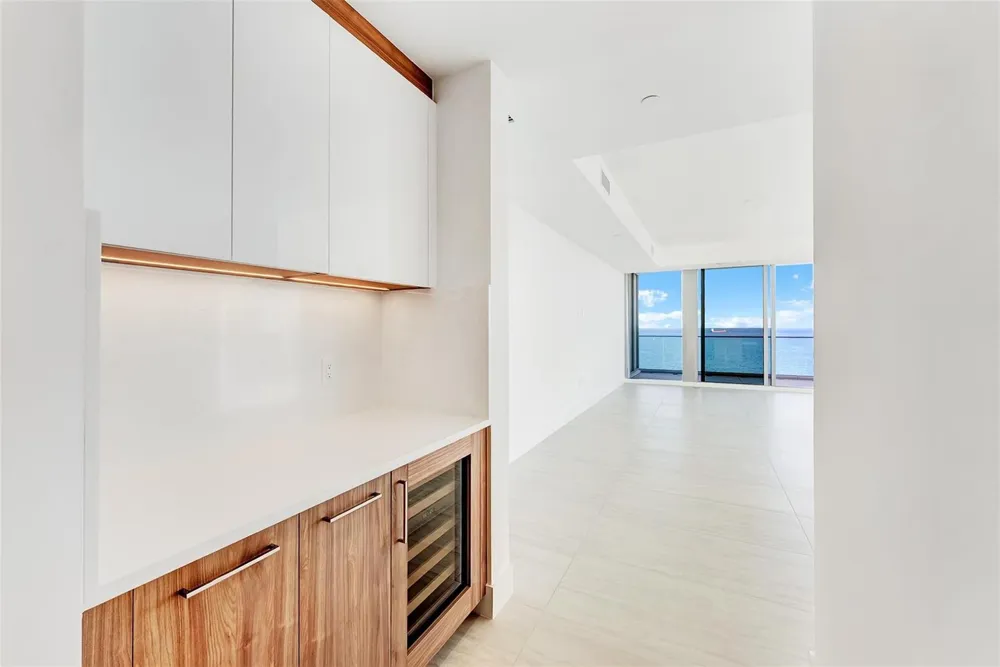 153 SEABREEZE BOULEVARD #902 Fort Lauderdale, FL 33304