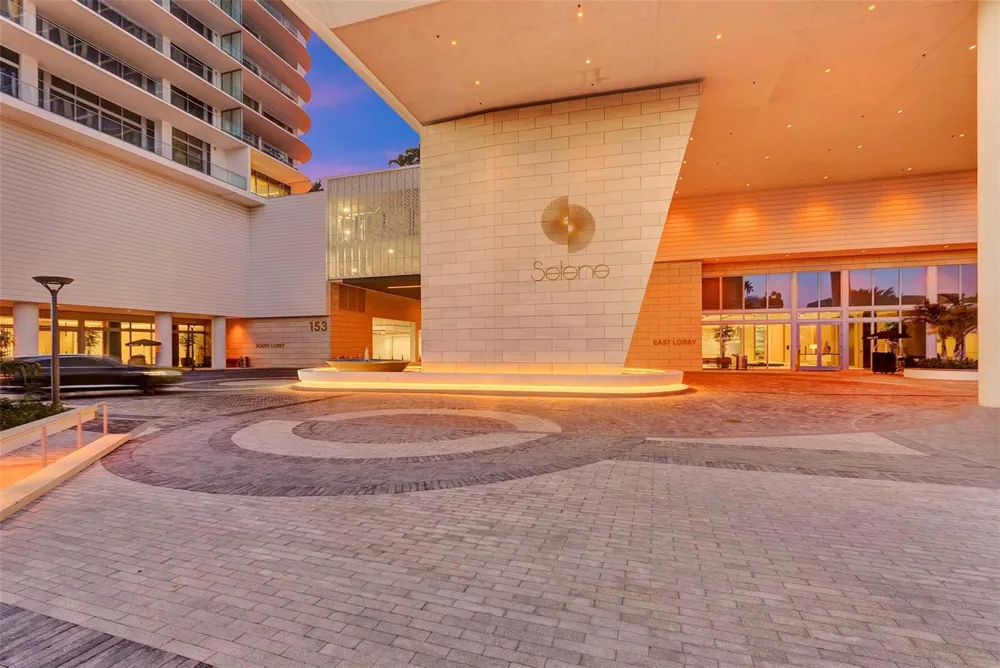 153 SEABREEZE BOULEVARD #902 Fort Lauderdale, FL 33304