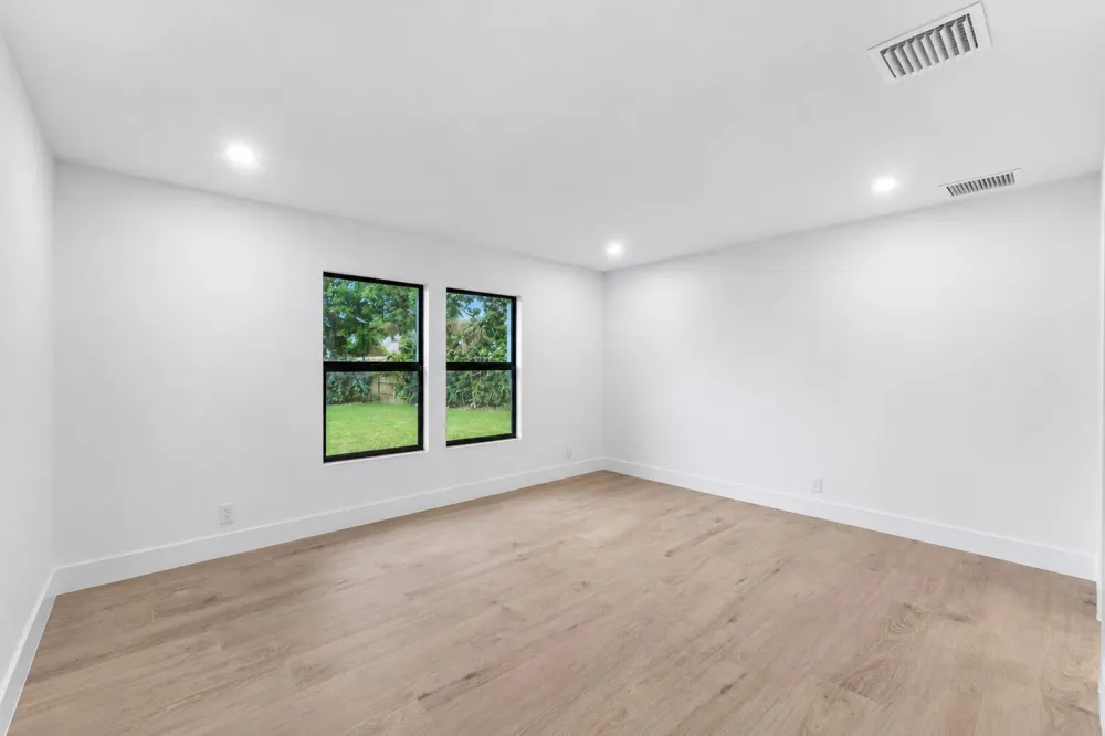 24 Russell Street Tequesta, FL 33469