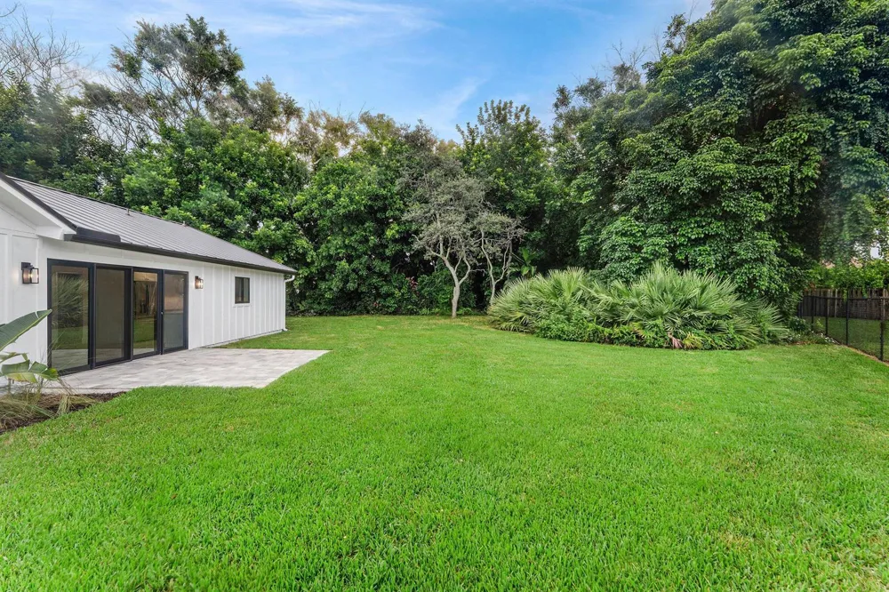 24 Russell Street Tequesta, FL 33469
