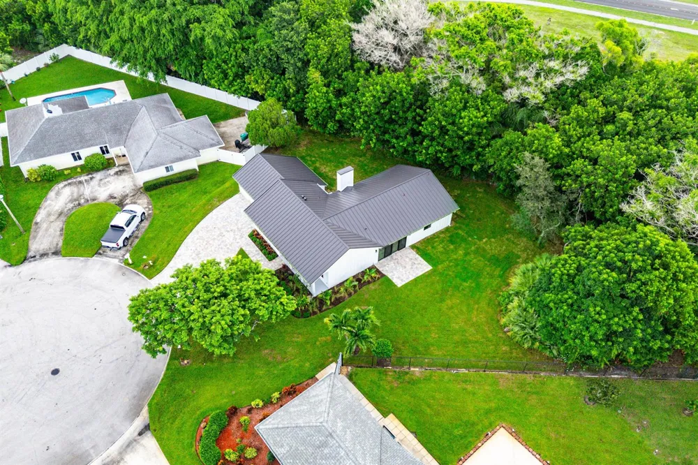 24 Russell Street Tequesta, FL 33469