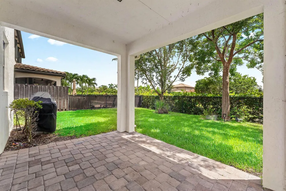 8826 Sea Chase Drive Lake Worth, FL 33467