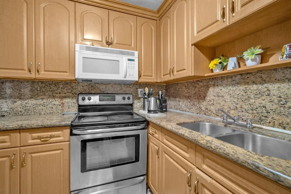 461 NW 17TH PLACE Fort Lauderdale, FL 33311