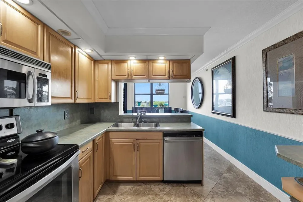 105 LAKE EMERALD DRIVE #711 Oakland Park, FL 33309
