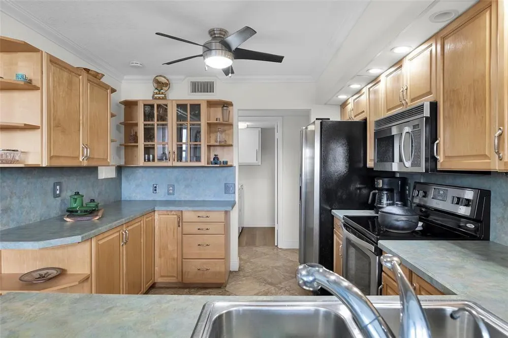 105 LAKE EMERALD DRIVE #711 Oakland Park, FL 33309