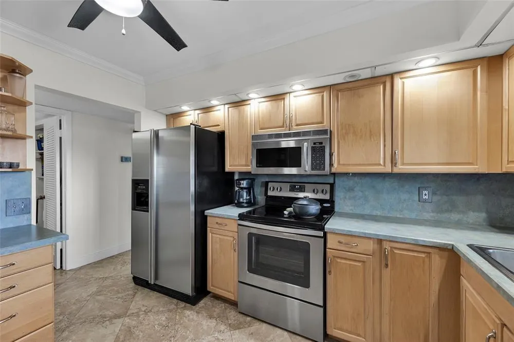 105 LAKE EMERALD DRIVE #711 Oakland Park, FL 33309
