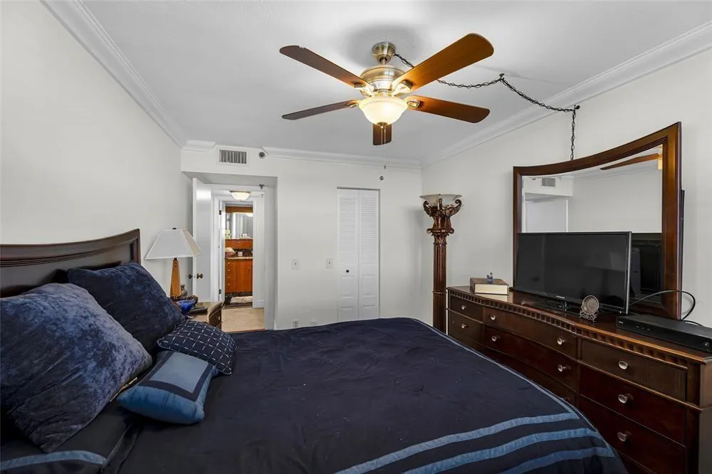 105 LAKE EMERALD DRIVE #711 Oakland Park, FL 33309