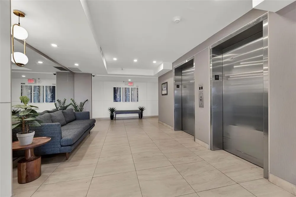 105 LAKE EMERALD DRIVE #711 Oakland Park, FL 33309