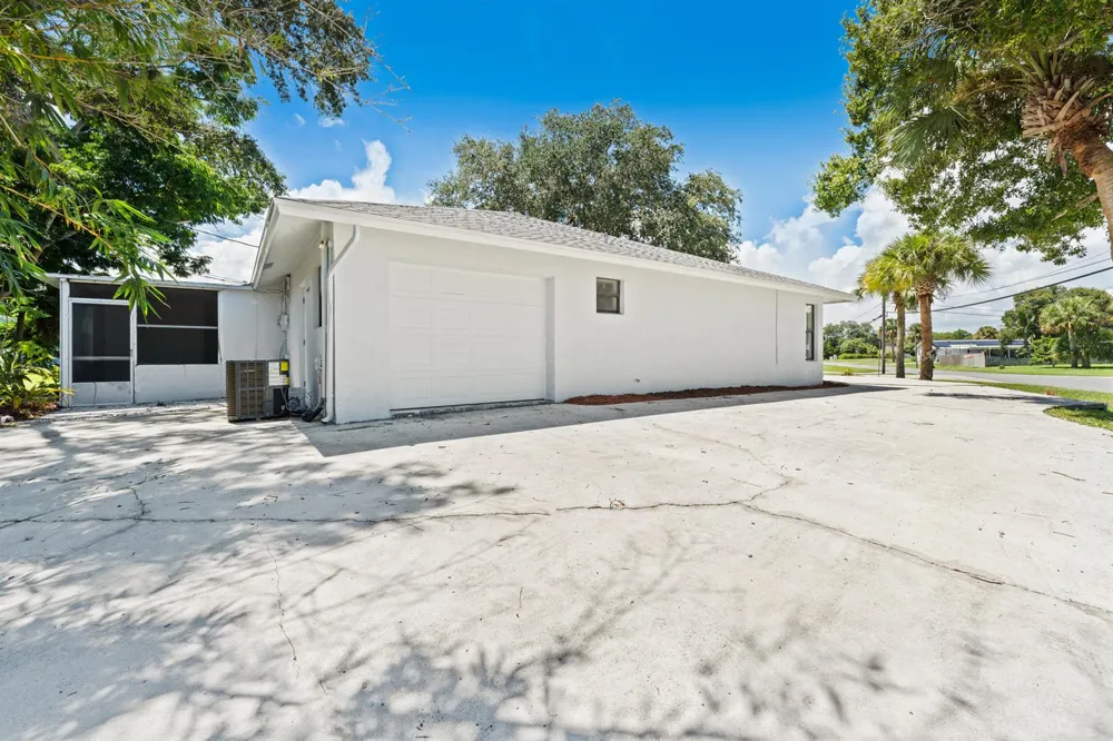 4800 MYRTLE DRIVE Fort Pierce, FL 34982