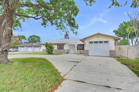 325 NW Rebecca Avenue