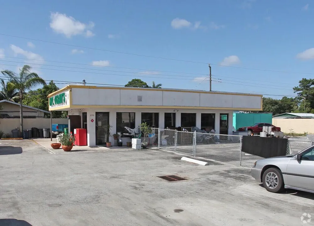 4556 10TH AVENUE Lake Worth, FL 33463