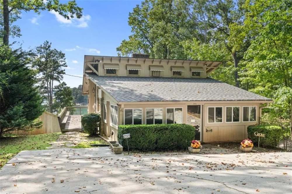 6442 Ford Road Flowery Branch, GA 30542
