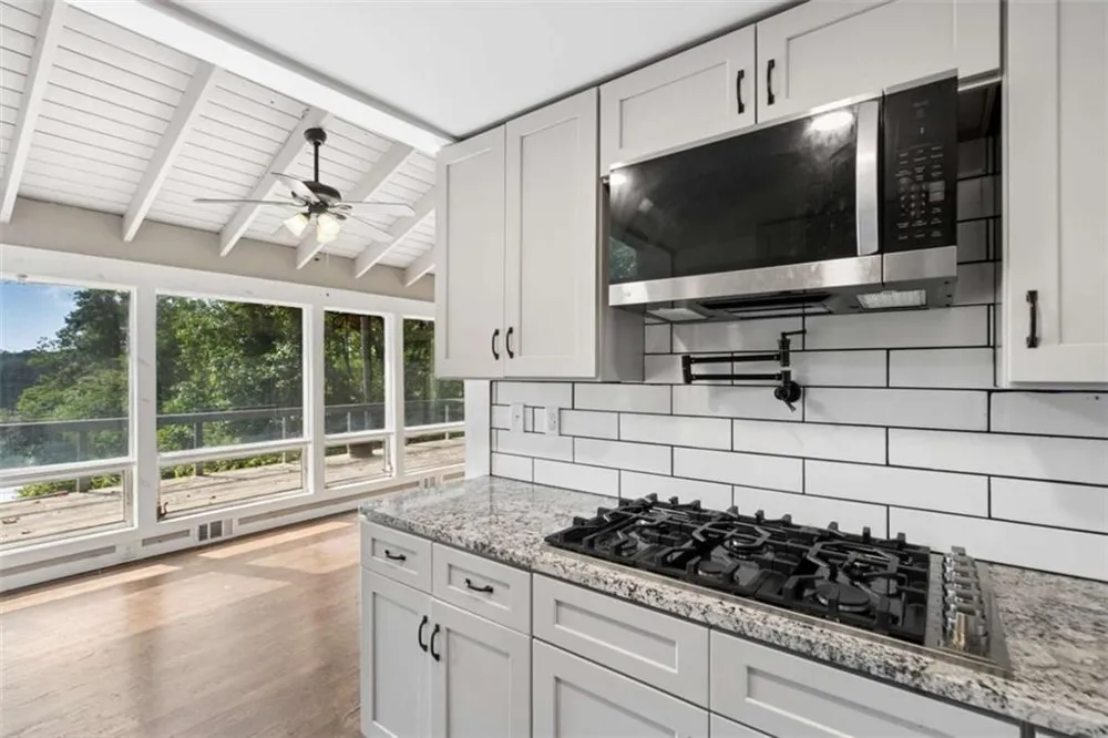 6442 Ford Road Flowery Branch, GA 30542