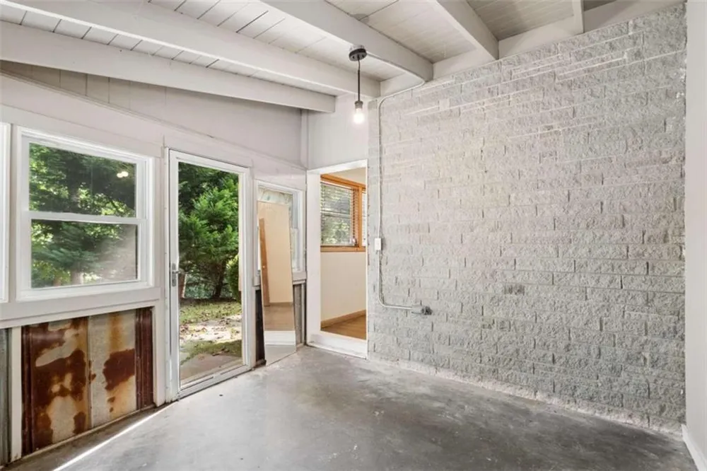 6442 Ford Road Flowery Branch, GA 30542