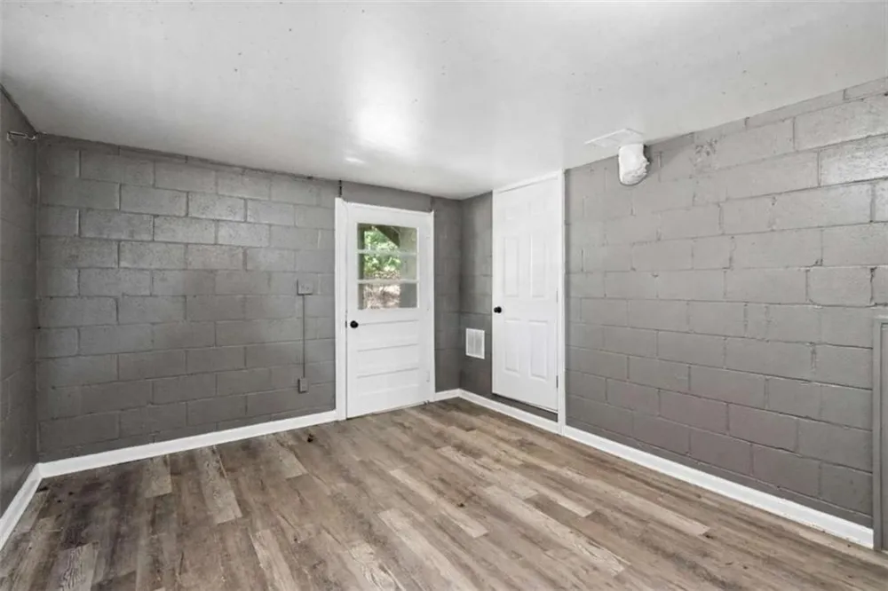 6442 Ford Road Flowery Branch, GA 30542