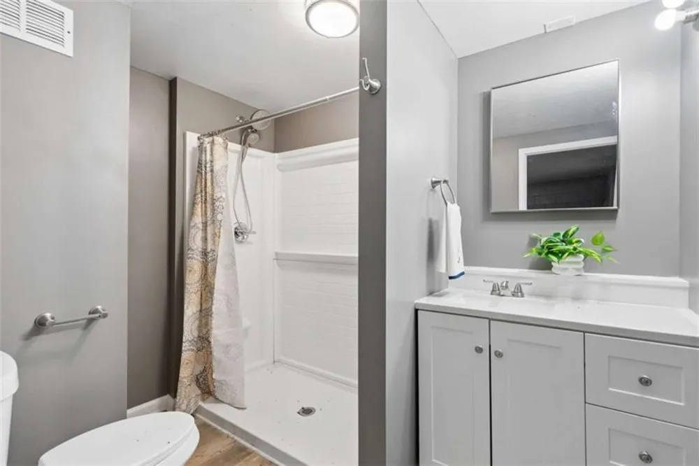 6442 Ford Road Flowery Branch, GA 30542