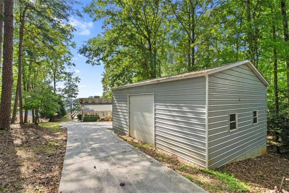 6442 Ford Road Flowery Branch, GA 30542